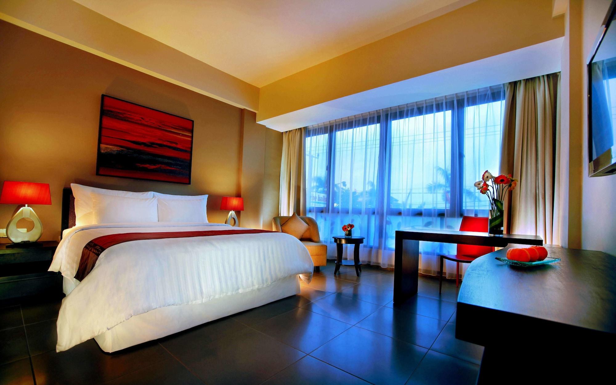 100 Sunset Kuta Hotel & Ballroom מראה חיצוני תמונה