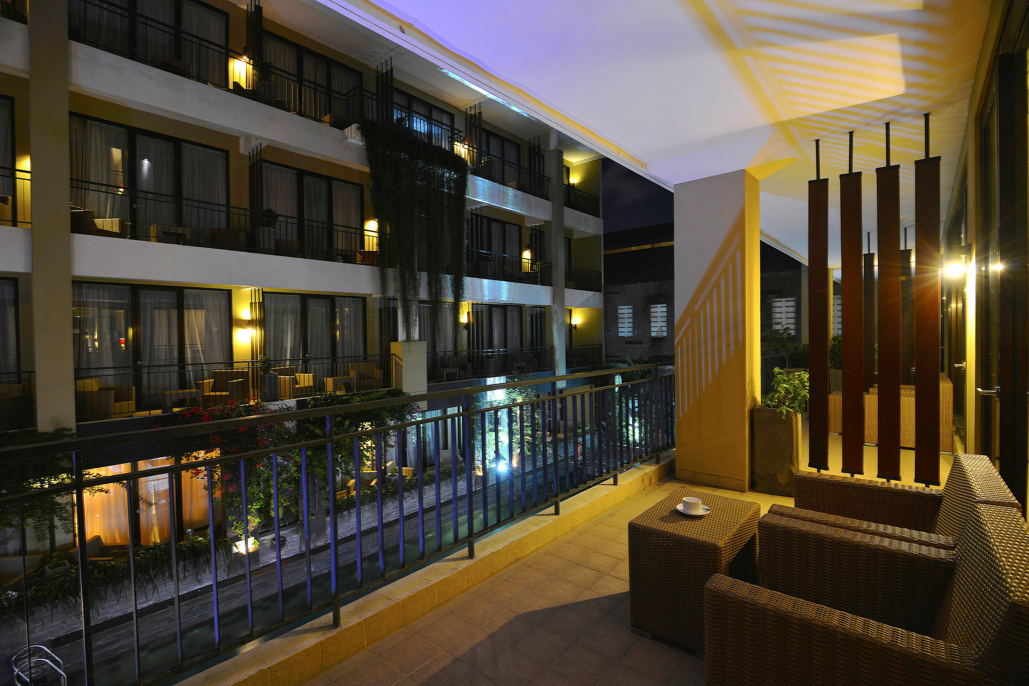 100 Sunset Kuta Hotel & Ballroom מראה חיצוני תמונה
