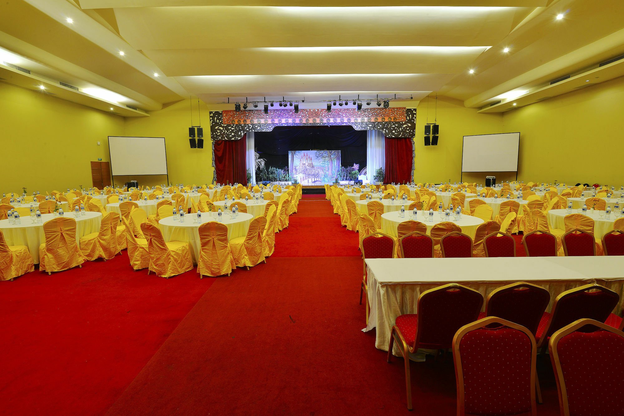 100 Sunset Kuta Hotel & Ballroom מראה חיצוני תמונה