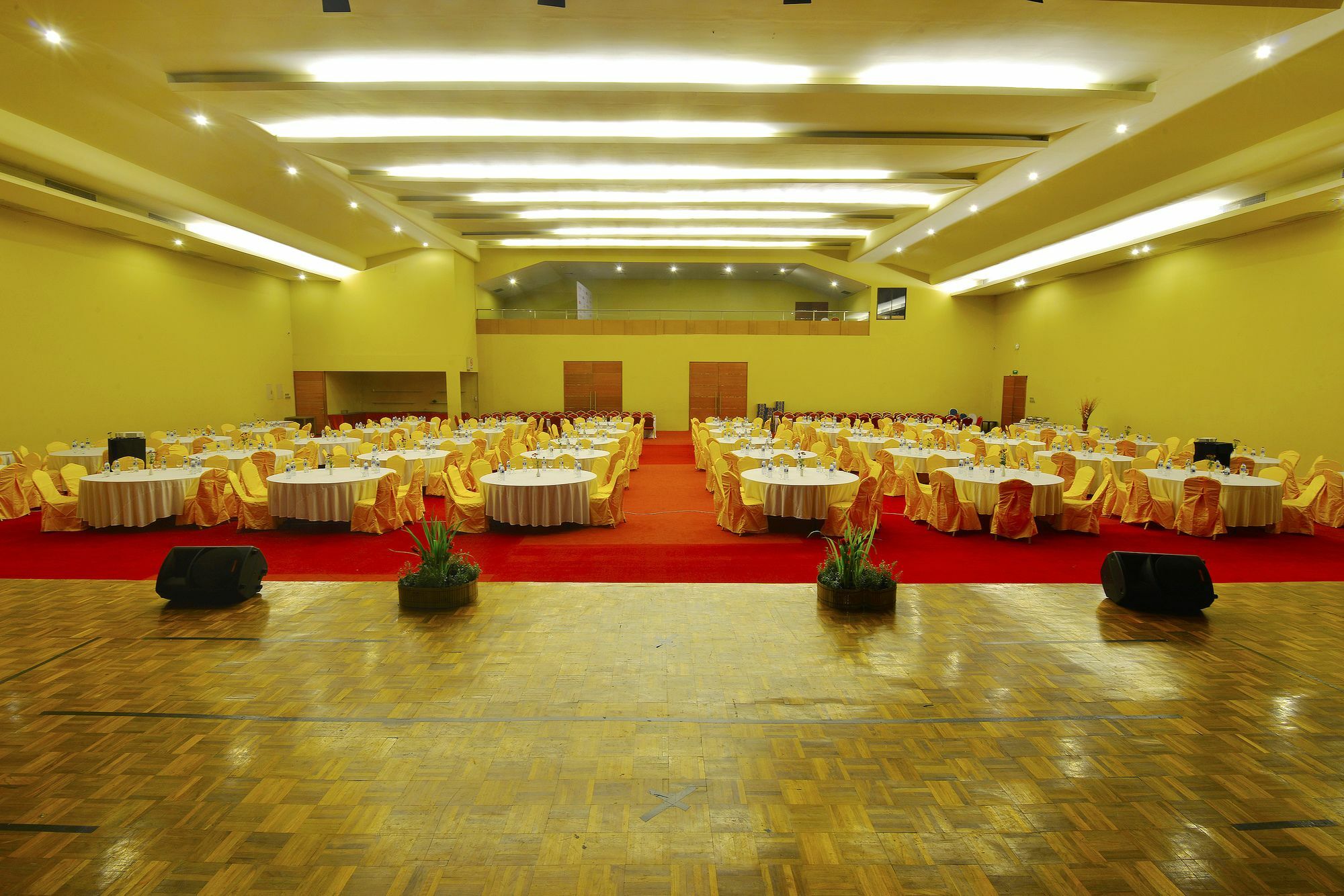 100 Sunset Kuta Hotel & Ballroom מראה חיצוני תמונה