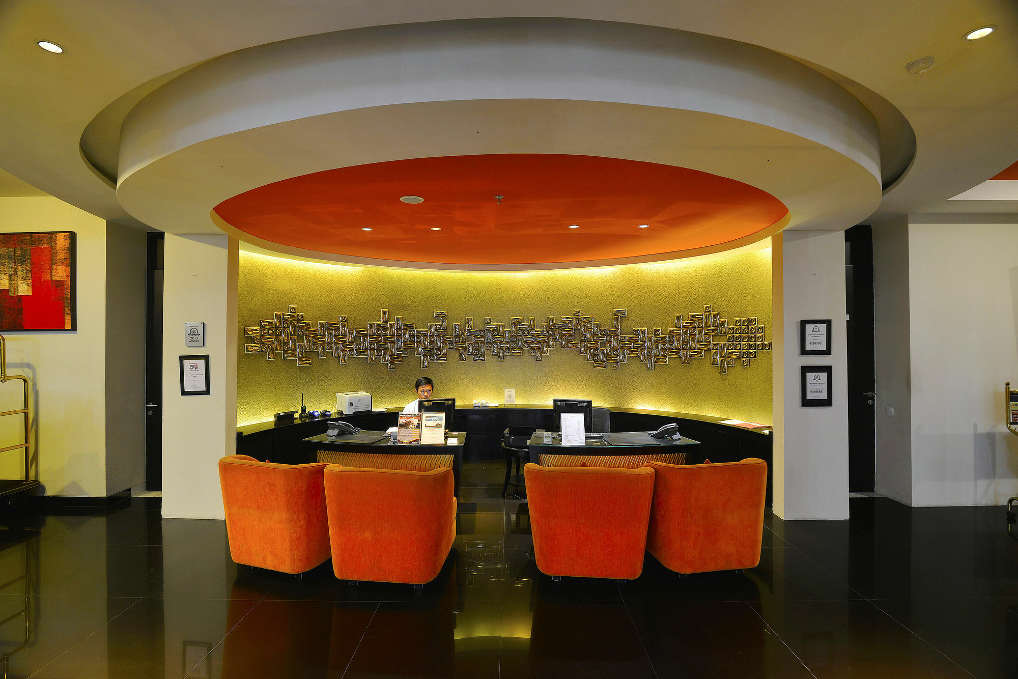 100 Sunset Kuta Hotel & Ballroom מראה חיצוני תמונה